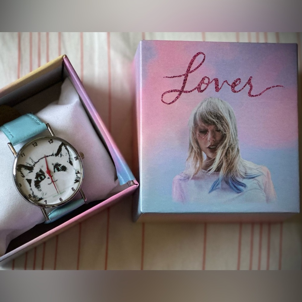 Taylor Swift Benjamin watch in Lover box. RARE!
